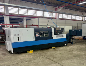 CENTRO DE TORNEAMENTO - DOOSAN - LYNX 220 LMSA – ANO 2013 - COM FERRAMENTAS ACIONADAS E SUB SPINDLE