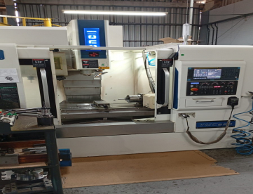 Foto: CENTRO DE USINAGEM - GAMA - VMC650 - ANO 2023 - 4° Eixo