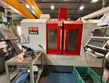 CENTRO DE USINAGEM VERTICAL - AWEA - BM1020 - ANO 2008