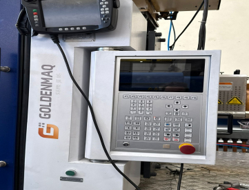 Foto: INJETORA PLÁSTICOS - GOLDEN EAGLE - GEK300W/S - ANO 2022 + Robô 