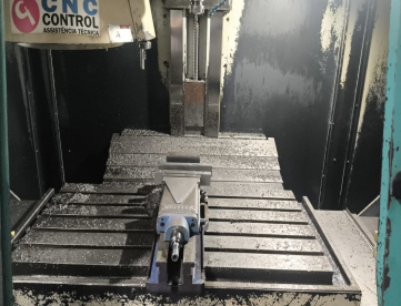 Foto: CENTRO DE USINAGEM - SINITRON - VMC 105 - ANO 2004