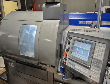 Foto: TORNO CNC AUTOMÁTICO - CITIZEN - C16 - ANO 2007 - CABEÇOTE MOVEL - COM ALIMENTADOR DE BARRAS