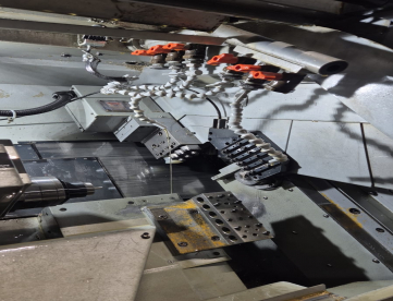 Foto: TORNO CNC AUTOMÁTICO - CITIZEN - C16 - ANO 2007 - CABEÇOTE MOVEL - COM ALIMENTADOR DE BARRAS