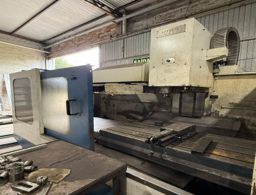 Foto: CENTRO DE USINAGEM VERTICAL - DYNA - DM4322 - 1050 x 510 x 620 MM