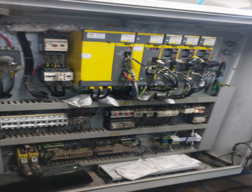 Foto: CENTRO DE USINAGEM VERTICAL - ROMI - DISCOVERY 1250 - 1270 x 610 x 640 MM - ANO 2007 - COM 4º EIXO