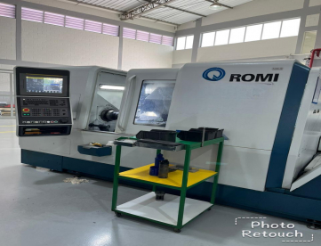 CENTRO DE TORNEAMENTO - ROMI - GL250T - ANO 2018 - 282 x 600 MM - MÁQUINA MUITO NOVA - COMANDO FANUC