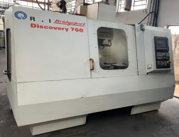 CENTRO DE USINAGEM VERTICAL - ROMI - DISCOVERY 760 - ANO 2000 - 762 x 406 x 508 MM - COM 4º EIXO