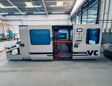 MÁQUINA DE VACCUM FORMING - AUTOMÁTICA DE CORRENTE COM CLP- VACUUM CENTER - MUITO NOVA