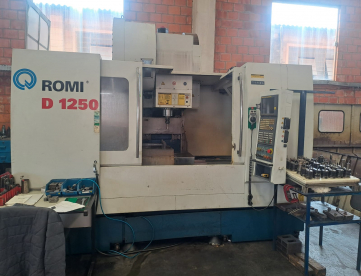 Foto: CENTRO DE USINAGEM VERTICAL - ROMI - D1250 AP - ANO 2013 - FANUC