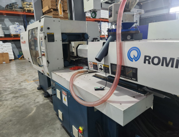 Foto: INJETORA DE PLÁSTICOS - ROMI - PRATICA 170 - ANO 2007 - 170 TONELADAS - COM INVERSOR DE FREQUÊNCIA E NR12