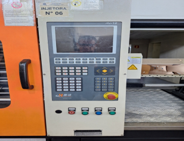 Foto: INJETORA DE PLASTICOS CHEN HSONG EM180 V - 180 TONELADAS -ANO 2017