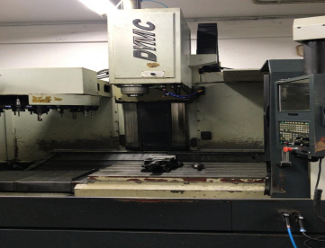 Foto: CENTRO DE USINAGEM VERTICAL - DYNA - DM5226 - 1300 x 650 x 700 - ANO 2006