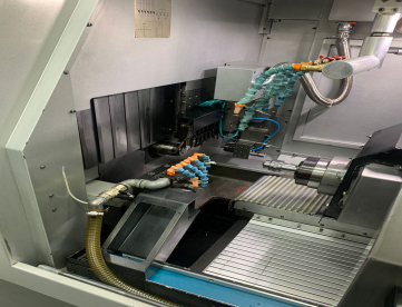 Foto: TORNO AUTOMÁTICO CNC - CABEÇOTE MÓVEL - POLYGIM - 16CSBIII -NÃO TEM ALIMENTADOR DE BARRAS- ANO 2016 - MÁQUINA MUITO NOVA