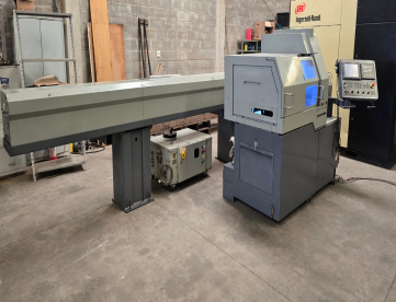 Foto: TORNO AUTOMÁTICO CNC DE CABEÇOTE MÓVEL - CITIZEN - L20 VIII -COMANDO FANUC - ANO 2008 - COM ALIMENTADOR DE BARRAS E BOMBA DE ALTA PRESSÃO