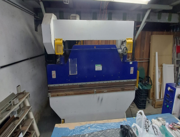 CASAL DOBRADEIRA E GUILHOTINA MECÂNICA - IMAG - 3000 x 1/8" - ANO 2004