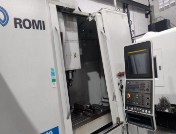 Foto: CENTRO DE USINAGEM VERTICAL - ROMI - D800 - ANO 2019 - COM REFRIGERAÇÃO INTERNA