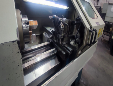 Foto: TORNO CNC - ROMI - CENTUR 30D - 1000MM - ANO 2011