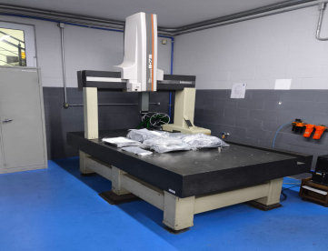 TRIDIMENSIONAL - MITUTOYO - BH 715 - 700MM X 1500MM X 600MM