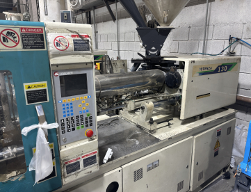 INJETORA DE PLASTICOS LK MACHINERY POTENZA 130 TONELADAS -ANO 2010