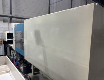 Foto: INJETORA DE PLÁSTICOS - LK MACHINERY - POTENZA 250 TONELADAS - ANO 2015