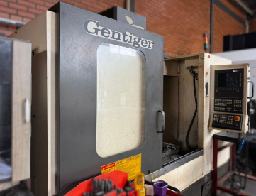 Foto: CENTRO DE USINAGEM VERTICAL - GENTIGER - GT66V - 720 x 500 x 400 -  ANO 2007 - COMANDO SIEMENS