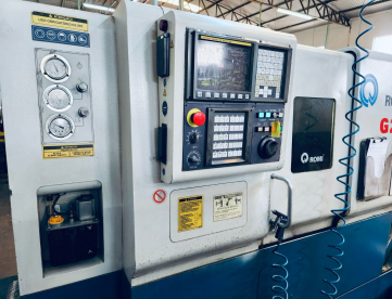 Foto: CENTRO DE TORNEAMENTO - ROMI - G240 - ANO 2007 - COMANDO FANUC - 240 x 400 MM