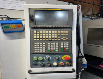 Foto: CENTRO DE USINAGEM - ROMI - DISCOVERY 1250 - 1270 x 610 x 640 - ANO 2007 - COMANDO FANUC 21i -MB