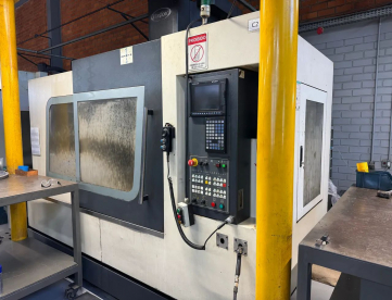 Foto: CENTRO DE USINAGEM VERTICAL - HARTFORD - ABR1000 - 1000 x 510 x 630 - ANO 2011 - COMANDO MITSUBISHI M70