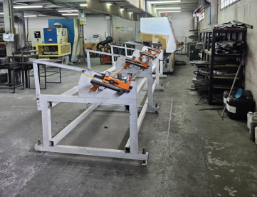 Foto: LINHA DE CORTE AUTOMÁTICA OMP - MODELO EUROMATIC 370 CNP - ANO 2015 - RETROFIT EM 2020 - COM NR12