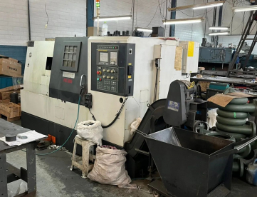 CENTRO DE TORNEAMENTO CNC - FEELER - FTC350L - ANO 2008 - COMANDO FANUC