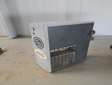 Foto: COMPRESSOR DE PARAFUSO - CHICAGO - CPB 42 PÉS - COM SECADOR POUCO USO