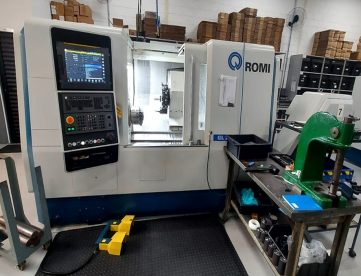 CENTRO DE TORNEAMENTO - ROMI - GL250T - ANO 2022 - 250 x 600 MM