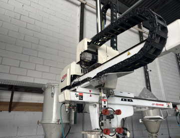 Foto: ROBÔS DE 2 EIXOS - STAR SEIKI - ES 650 Il - PARA INJETORAS DE 160 TONELADAS - ANO 2019