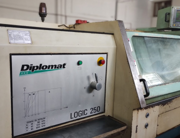 Foto: TORNO CNC  - DIPLOMAT - LOGIC 250 - ANO 2000