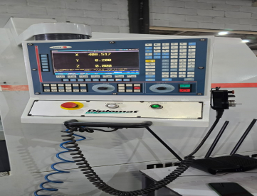 Foto: CENTRO DE USINAGEM VERTICAL  - NARDINI / DIPLOMAT - PETRUS 80160R -  1520 x 705 x 700 - ANO 2011