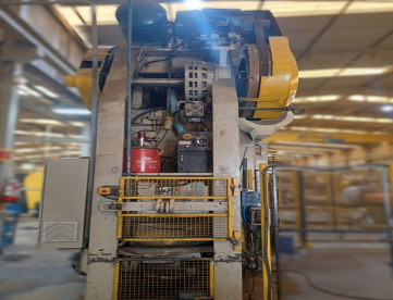 Foto: PRENSA EXCÊNTRICA - GUTMANN - 250 TON