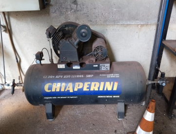 COMPRESSOR DE AR - CHIAPERINI - RCH 250L AP - ANO 2022
