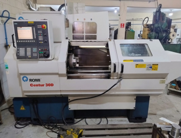 TORNO CNC - ROMI - CENTUR 30D - 430 x 1000 - ANO 2008 - COMANDO SIEMENS