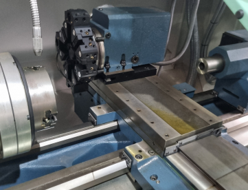 Foto: TORNO CNC DIPLOMAT - LOGIC 175 - 490 X 350MM - ANO 2010