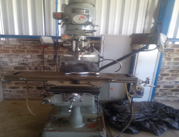 FRESADORA FERRAMENTEIRA CONVENCIONAL - FIRTS - ISO 30 - COM DIGITAL