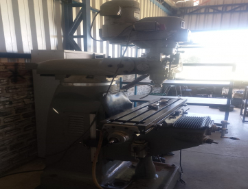 Foto: FRESADORA FERRAMENTEIRA CONVENCIONAL - FIRTS - ISO 30 - COM DIGITAL