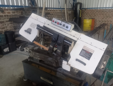 SERRA DE FITA HORIZONTAL - COM ALIMENTADOR DE BARRAS AUTOMÁTICO