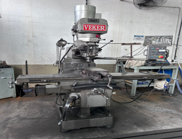 FRESADORA FERRAMENTEIRA - VEKER - 430I - ISO 40 - DIGITAL - ANO 2009