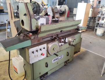 RETIFICA CILINDRICA UNIVESAL - FERDIMAT - COM TURBINA PARA RETICAR INTERNO - ANO1989