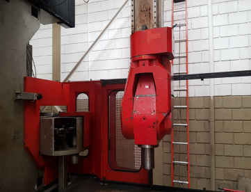 Foto: CENTRO DE USINAGEM VERTICAL - 5 EIXOS - RAMBAUDI - 2700 x 2000 x 990 MM