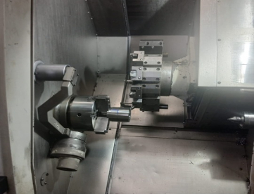 Foto: CENTRO DE TORNEAMENTO - ROMI - E280 - 280 x 540MM - ANO 2007 - COM FERRAMENTAS ACIONADAS