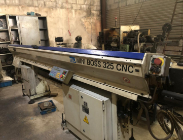 Foto: TORNO CNC CABEÇOTE MÓVEL - GILDEMEISTER - GD16 - COM ALIMENTADOR DE BARRAS IEMCA MINI BOSS 325 CNC - ANO 1999