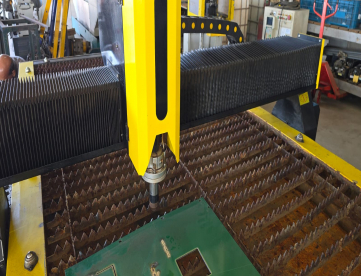 Foto: MÁQUINA DE CORTE PLASMA - DELTA CNC  - 200A -1500 x 3000MM - ANO 2013