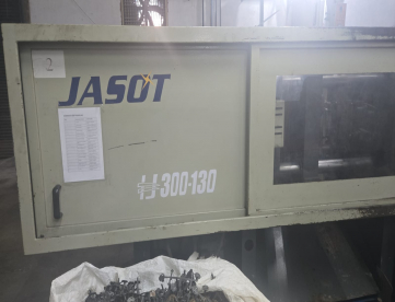 INJETORA DE PLASTICOS - JASOT - 300 /130 - ANO 2015