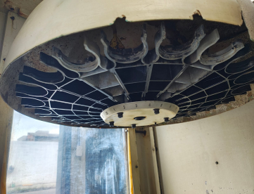 Foto: CENTRO DE USINAGEM VERTICAL - ROMI - DISCOVERY 560 - ANO 2002 - COM 4º EIXO - COMANDO SIEMENS